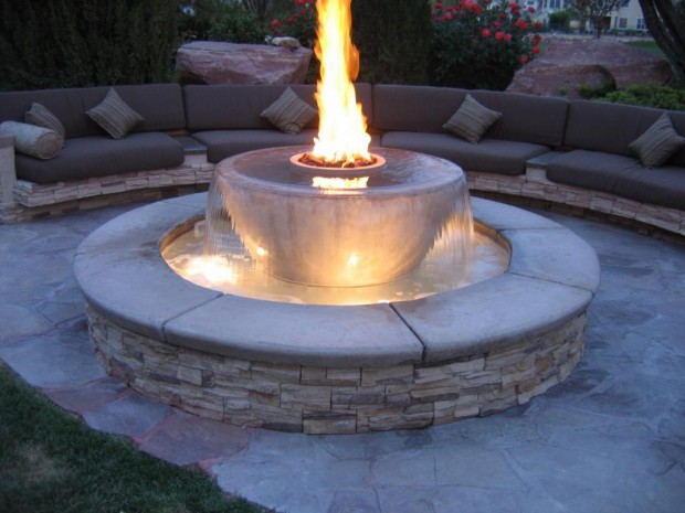 FIRE PIT WITH WATER